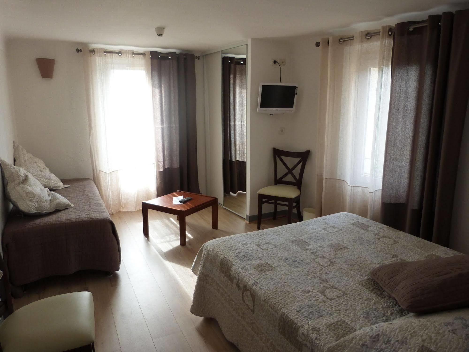 Hotel Restaurant Le Lachens La Bastide  Ngoại thất bức ảnh
